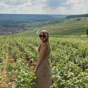 Meet your Posher, Laura